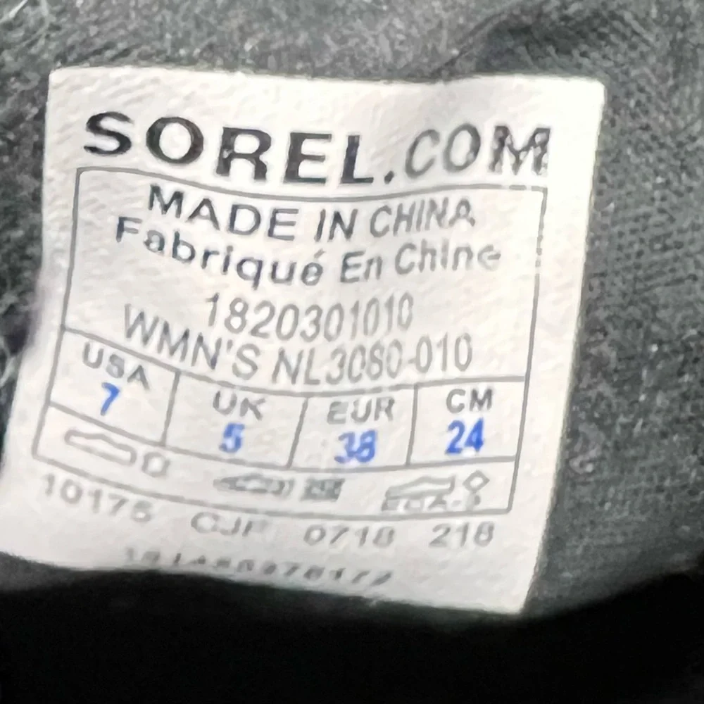 Sorel Lolla Black Leather Ankle Boots size 7